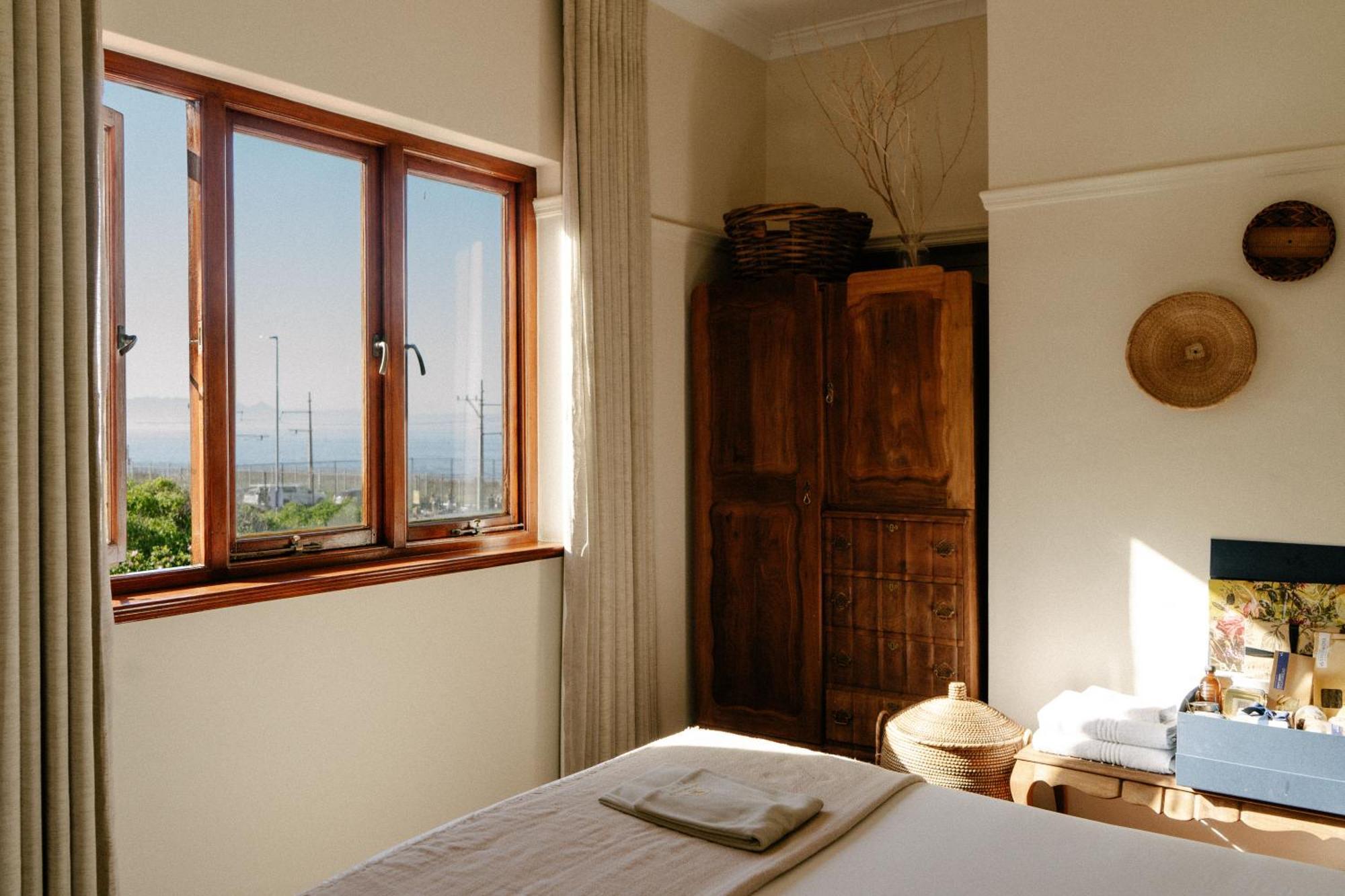 Sonnekus Boutique Hotel & Bistro Kalk Bay Exterior foto
